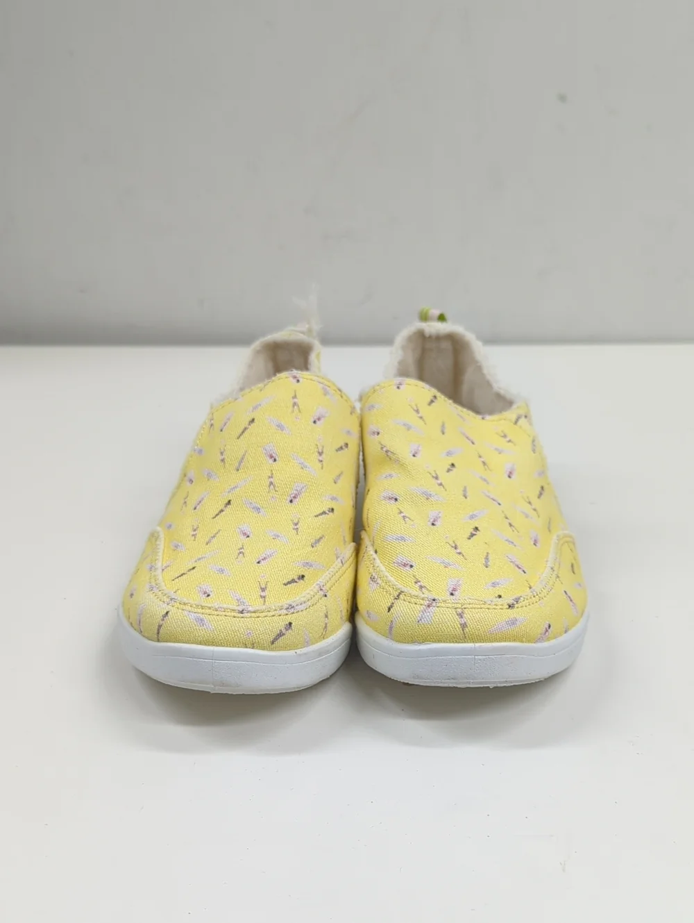 New Vionic Beach Malibu Slip-On Canvas Sneakers Women's Size 5